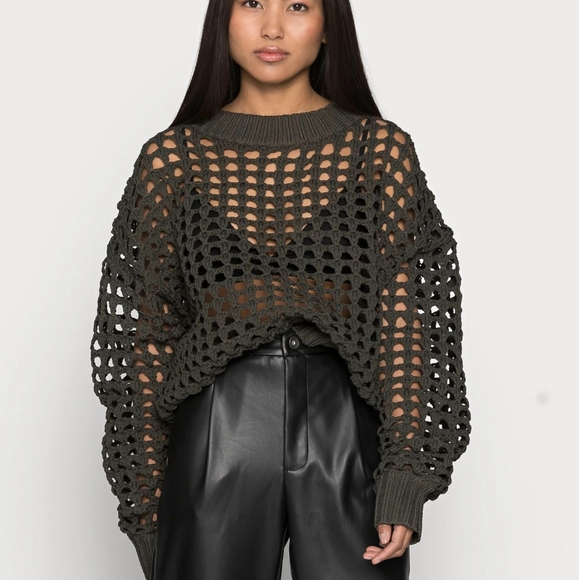 Sweaters - Pink Diamond open knit crotchet top. Size 10/12. Emerald green. New no tags